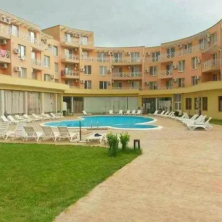 Апартамент Sanika
